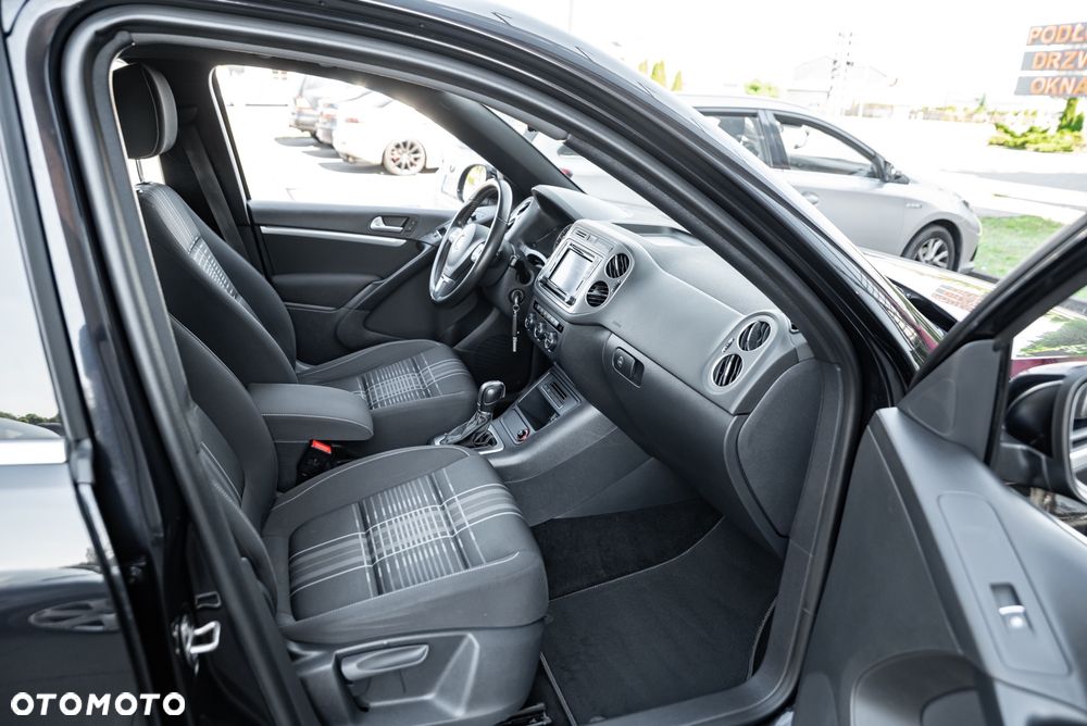 Volkswagen Tiguan 2.0 TDI SCR 4MOTION BlueMotion Technology DSG Lounge Sport & Style - 23
