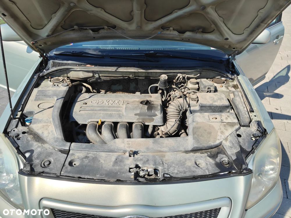 Toyota Avensis 1.8 VVT-i Terra - 4