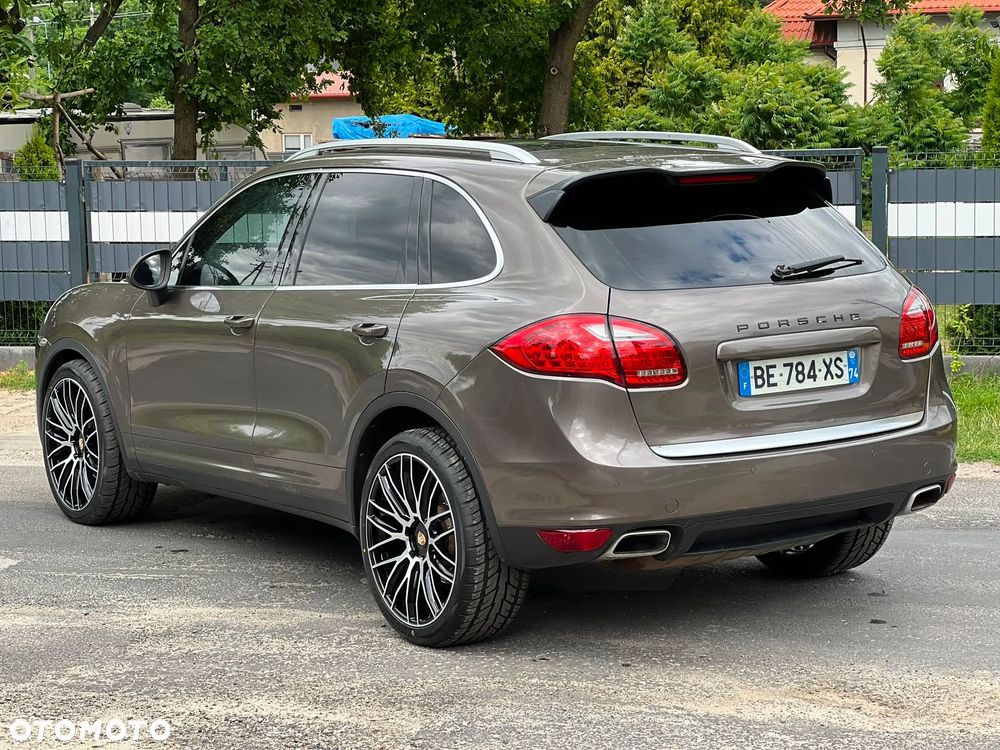 Porsche Cayenne Platinum Edition - 2