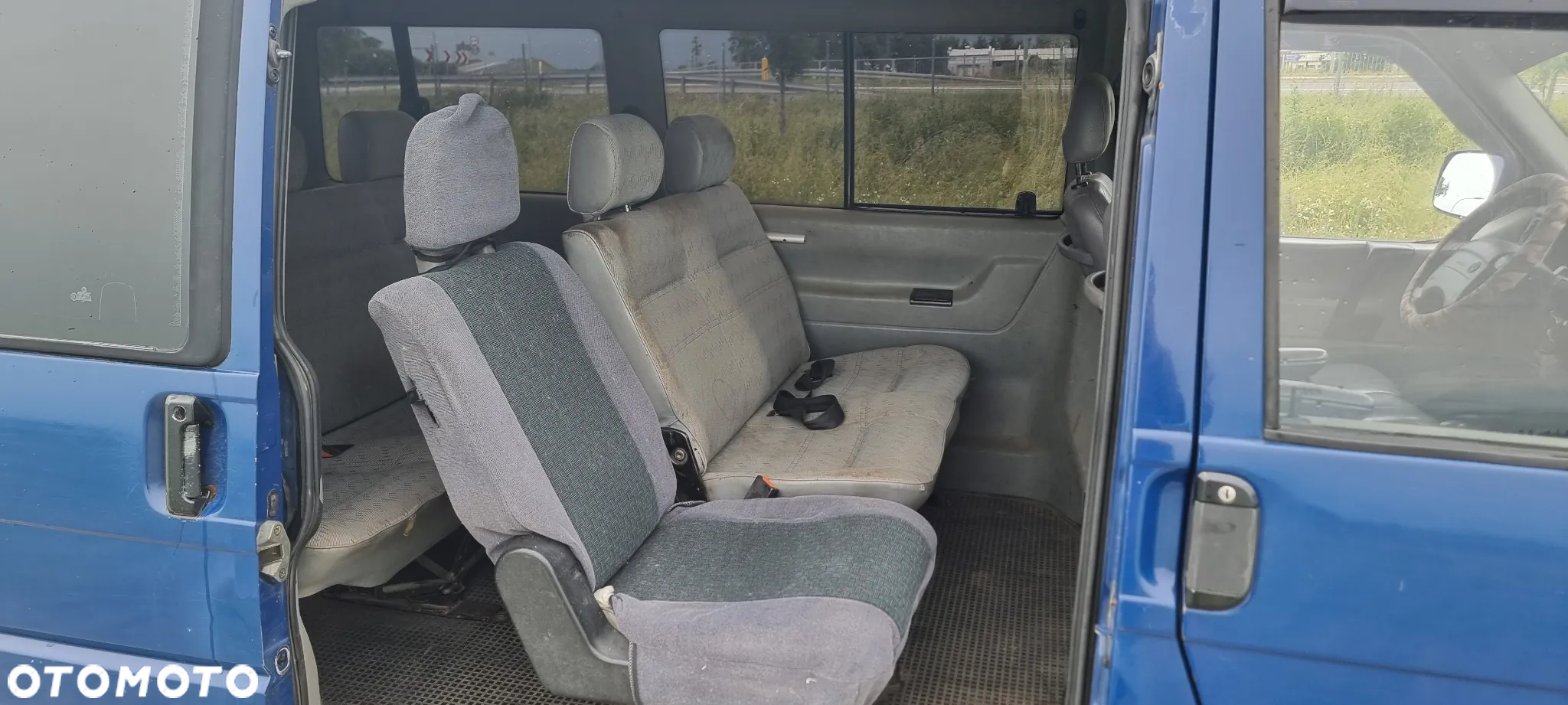 Volkswagen Caravelle - 16