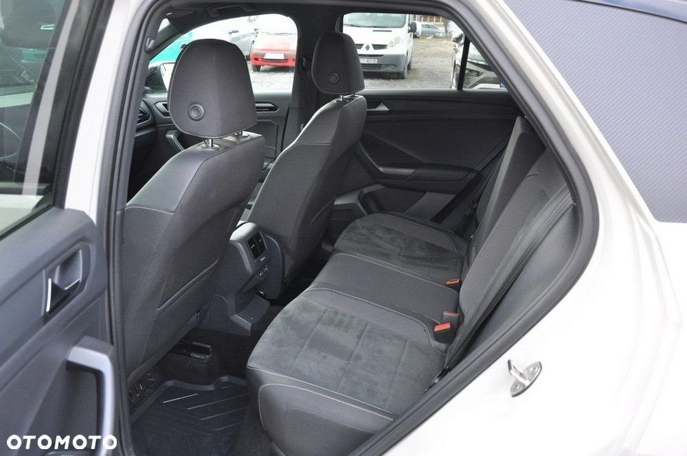 Volkswagen T-Roc - 23