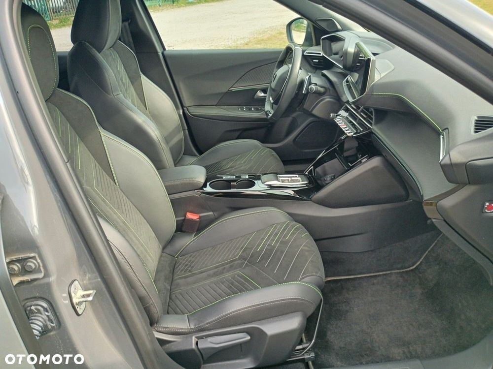 Peugeot 2008 1.2 PureTech Allure S&S EAT8 - 17