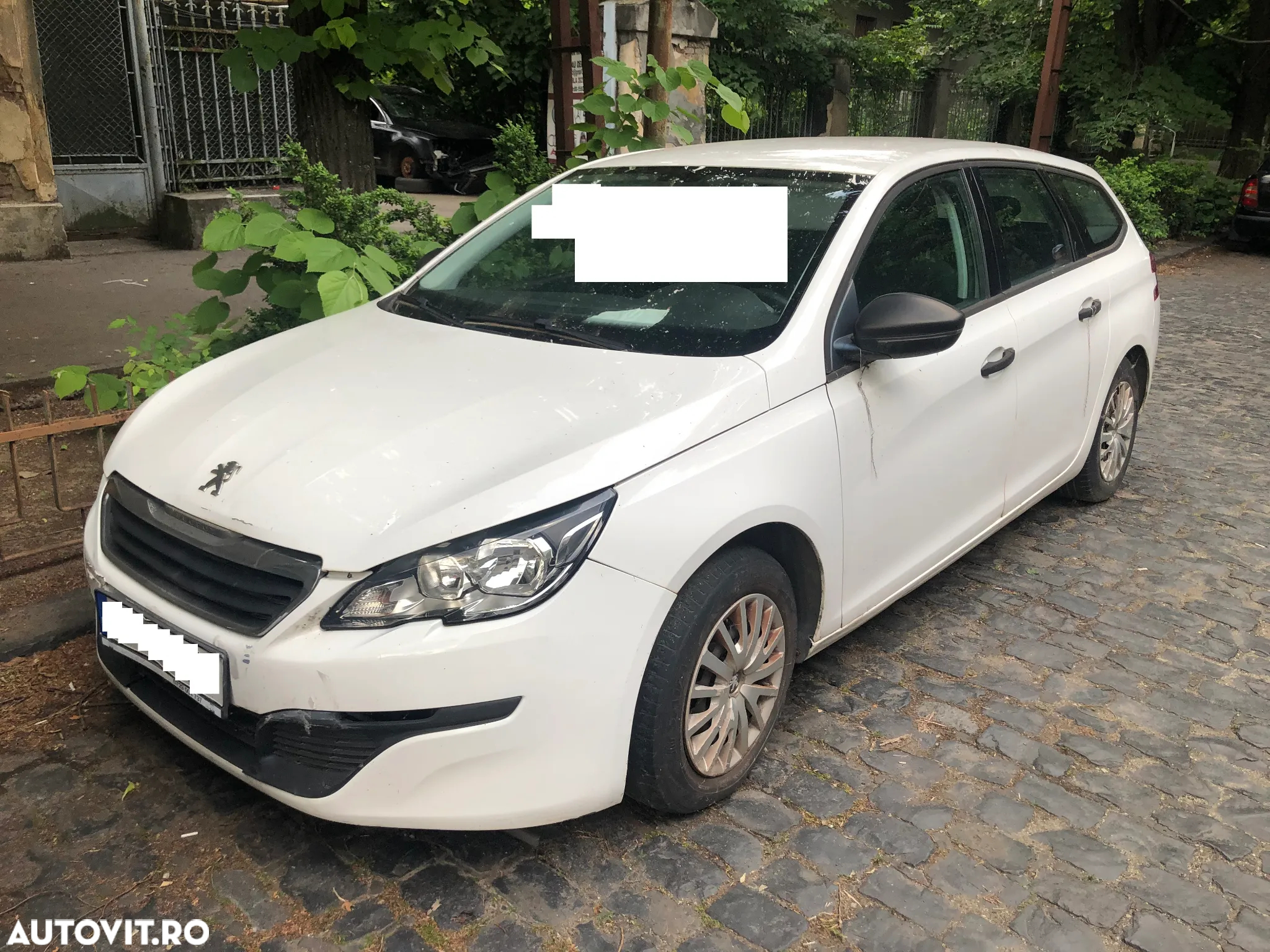 Dezmembrez Peugeot 308 break alb 2015 BLUEHDI - 2