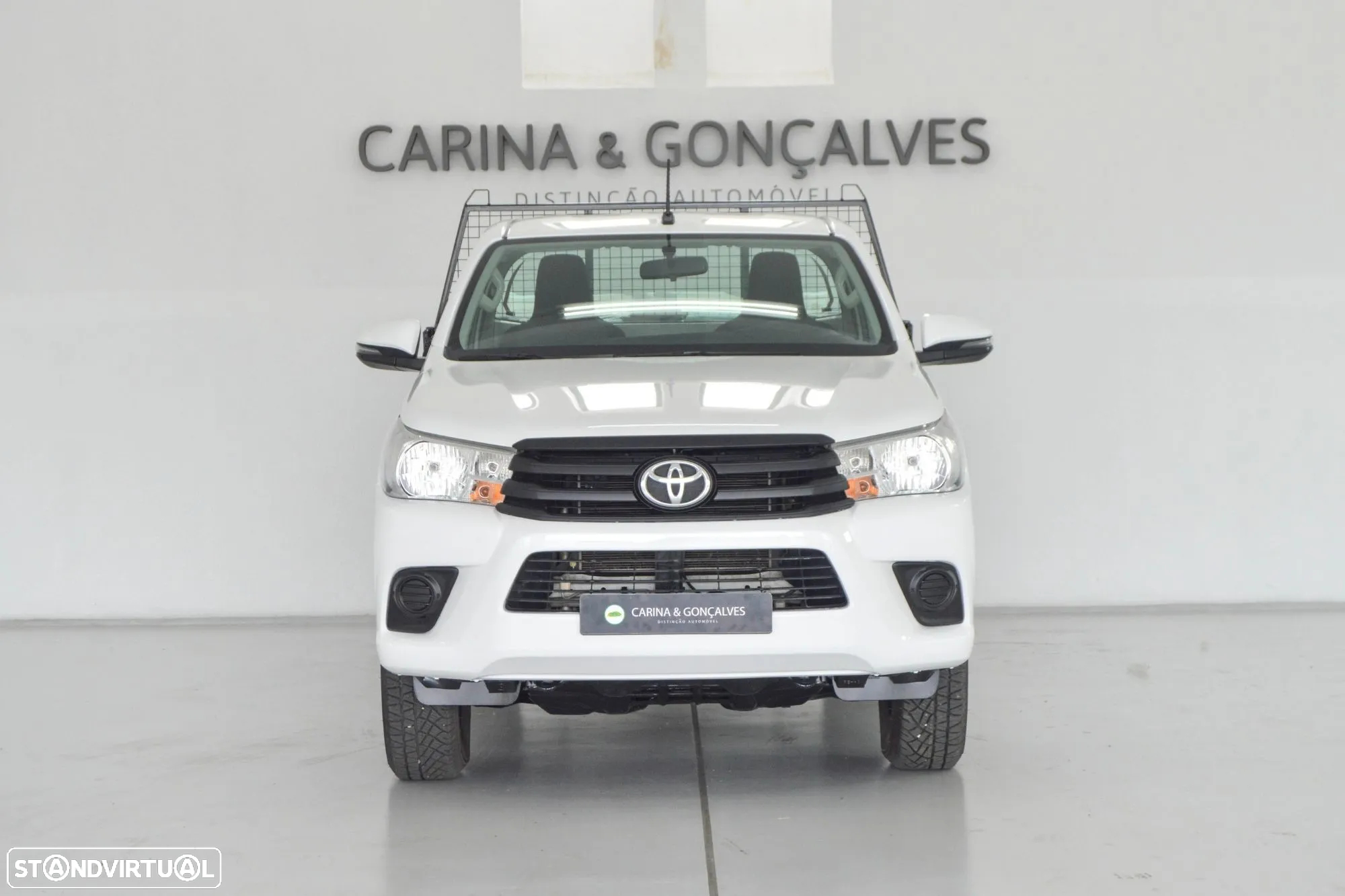 Toyota Hilux 2.4 D-4D 4X2 Cabine Simples 2L - 2