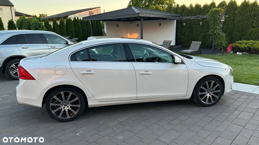 Volvo S60 T5 Drive-E Dynamic Edition (Momentum) - 2