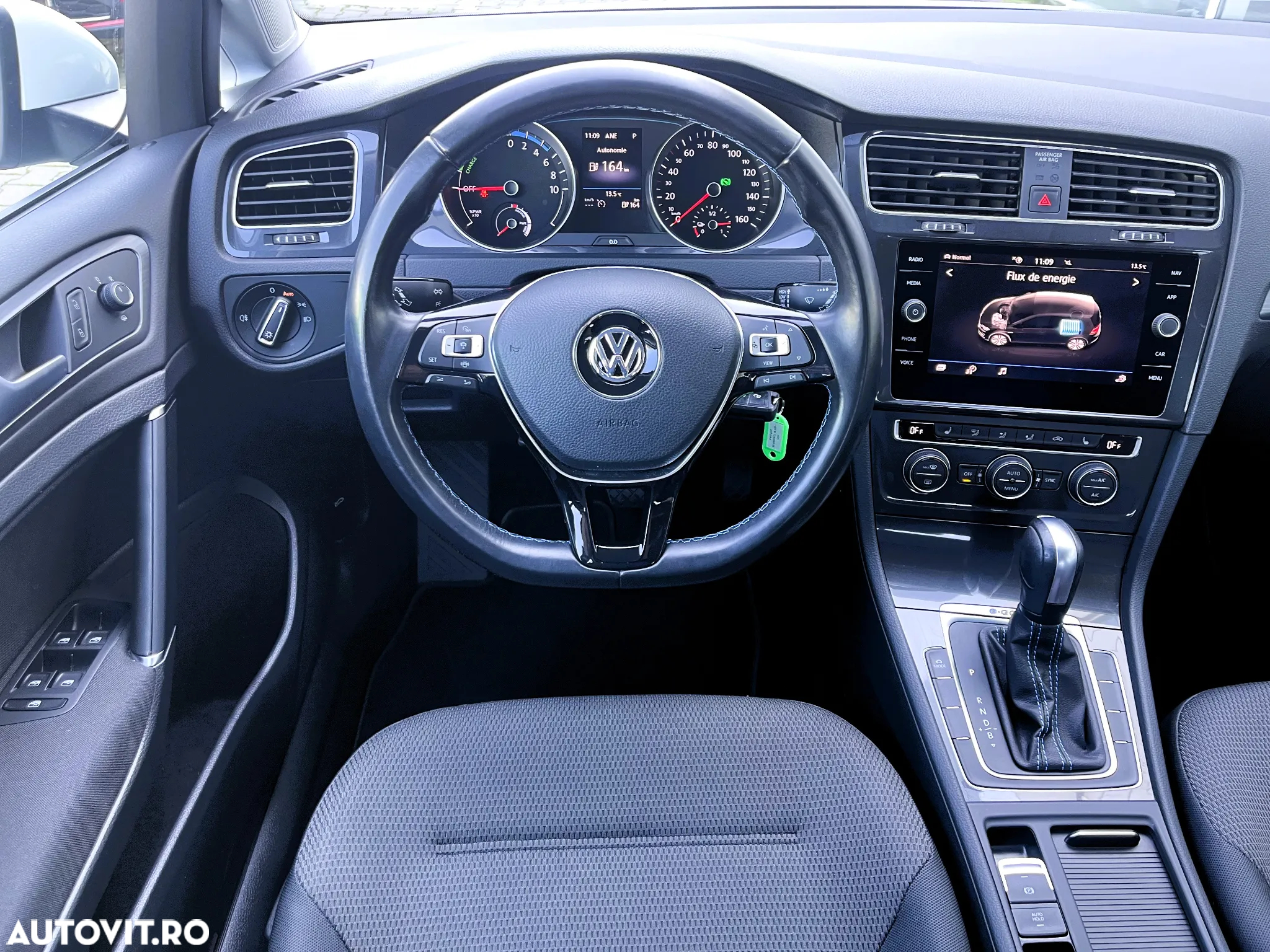 Volkswagen e-Golf - 9