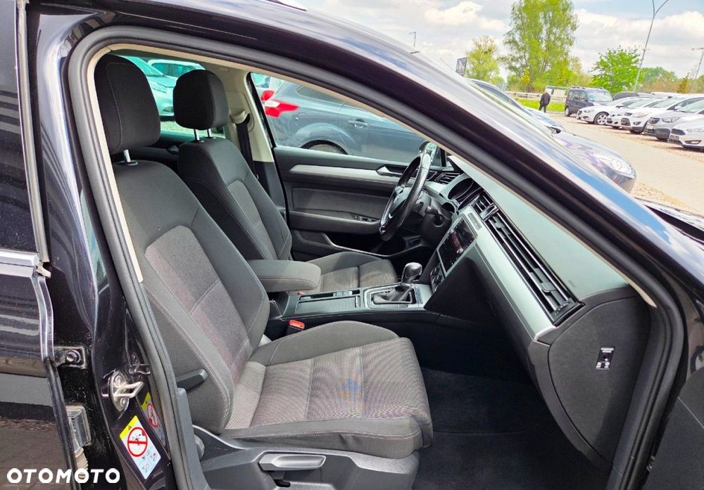Volkswagen Passat - 21
