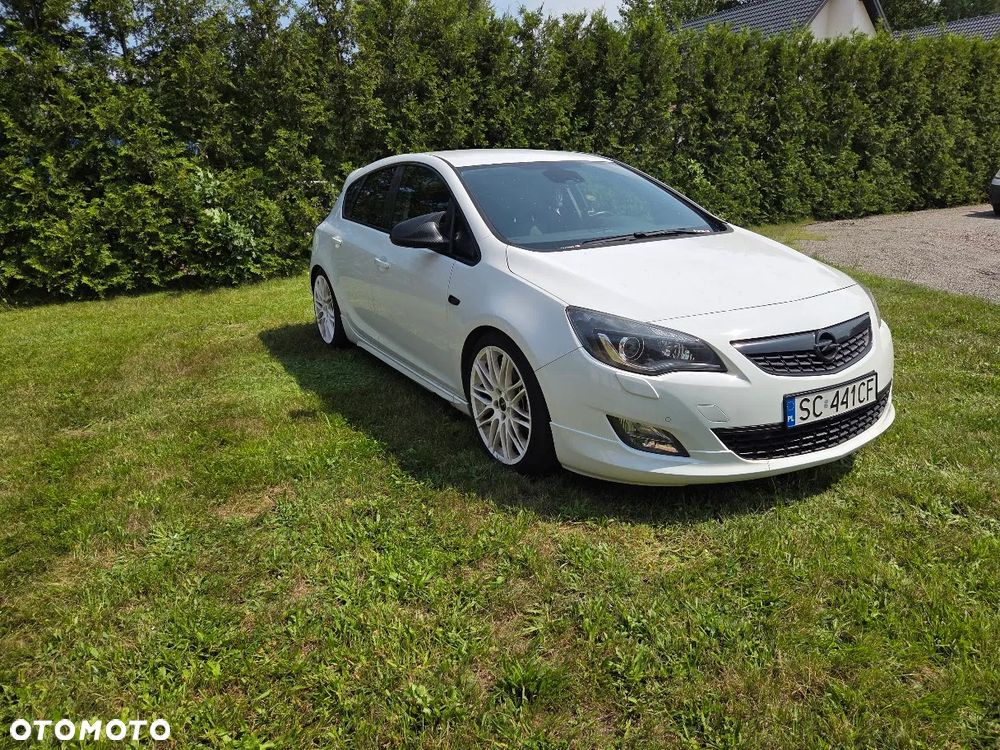 Opel Astra 1.6 Turbo Edition - 2