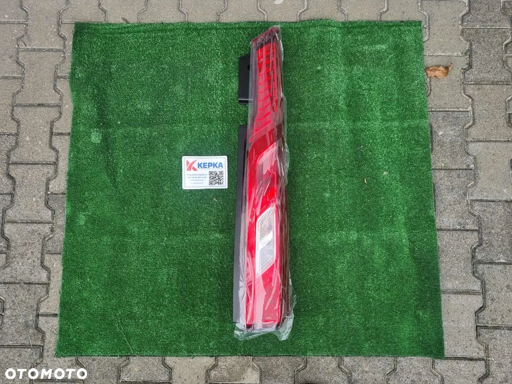 MAXUS Deliver 9 V90 lampa LED prawy tył