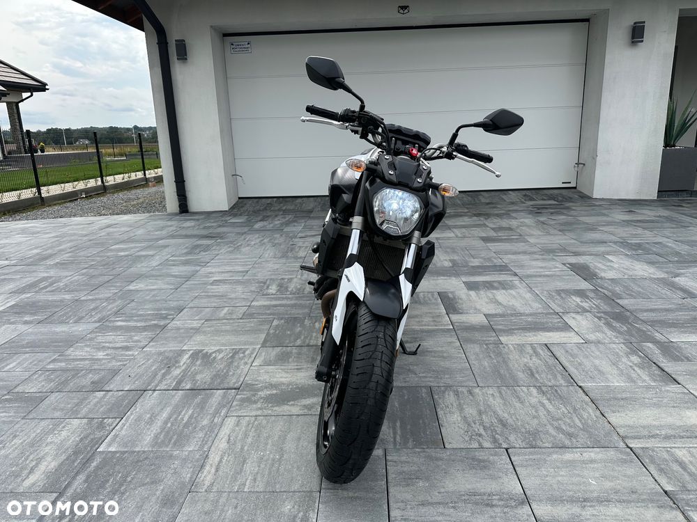 Yamaha MT - 9