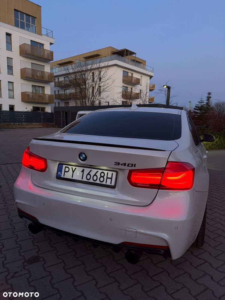 BMW Seria 3 340i M Sport Shadow - 22