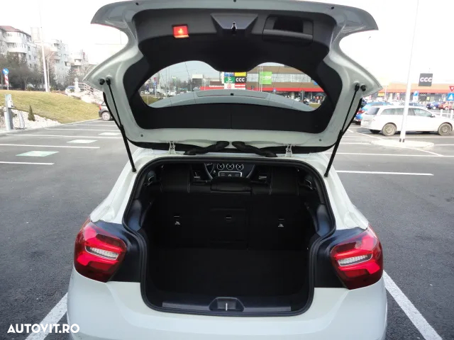 Mercedes-Benz A 180 d 7G-DCT AMG Line - 22