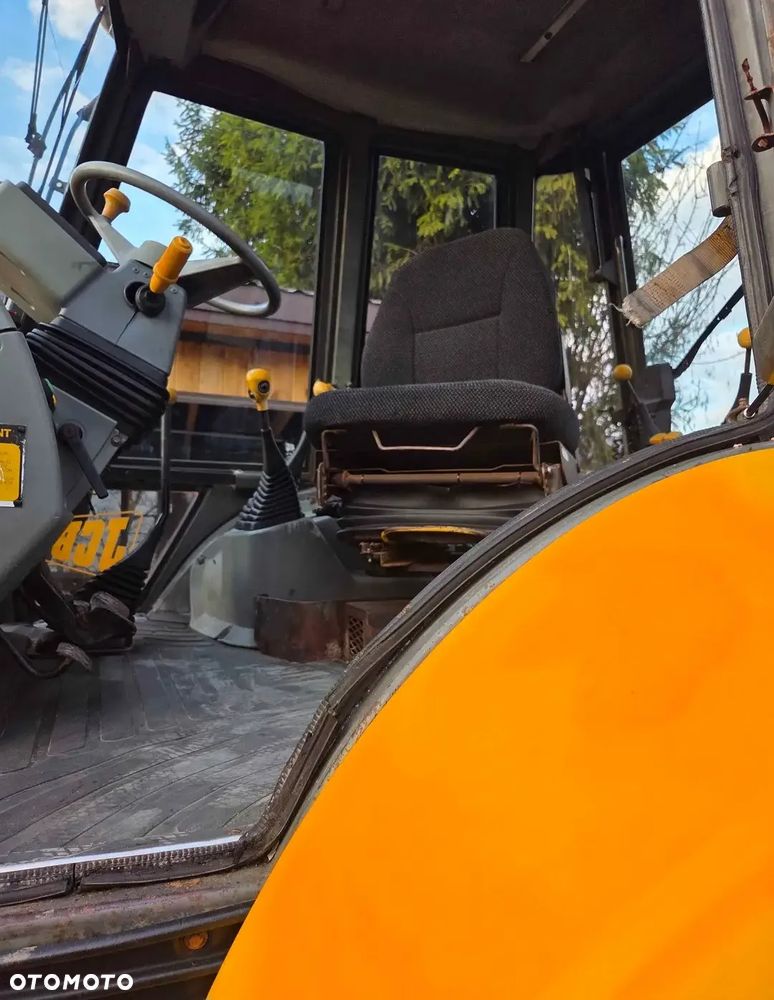 JCB 4CX - 11
