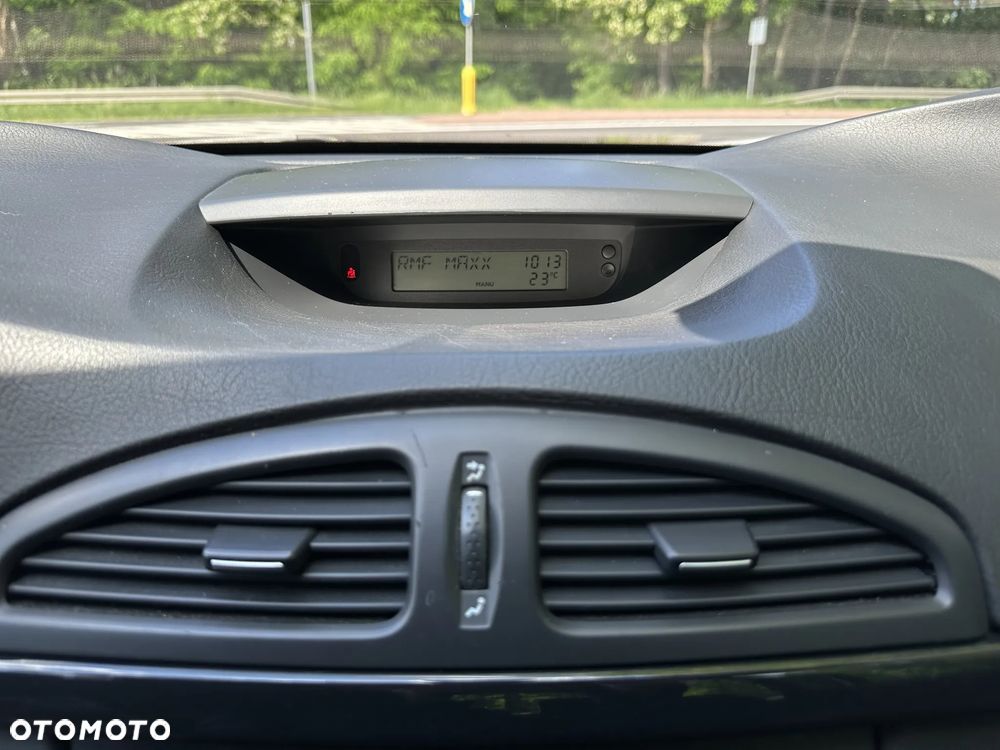 Renault Laguna 2.0 16V Dynamique - 8