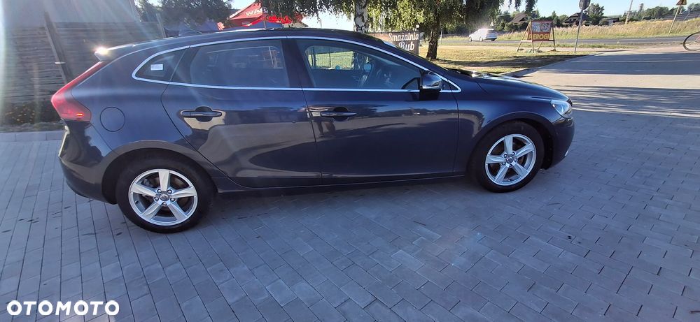 Volvo V40 D2 - 4