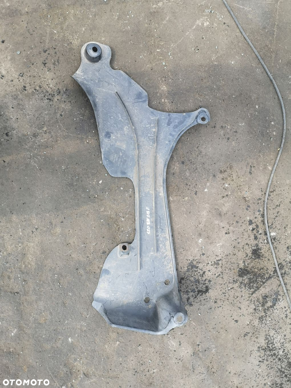 OSŁONA PODWOZIA AUDI A4 B6 B7 LEWA 8E0825219F - 2