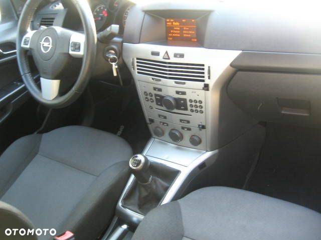 Opel Astra 1.6 Cosmo - 11