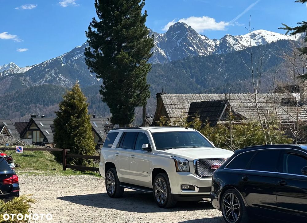 GMC Yukon - 1