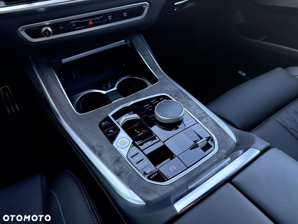 BMW X7 - 17