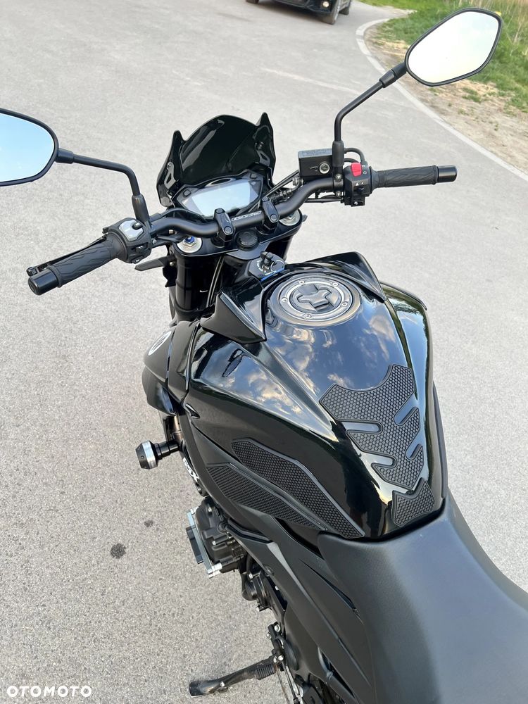 Suzuki GSX - 22