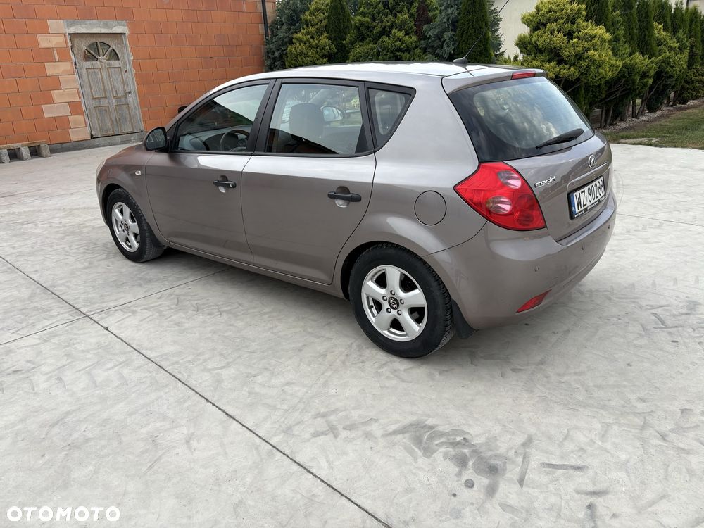 Kia Ceed - 2