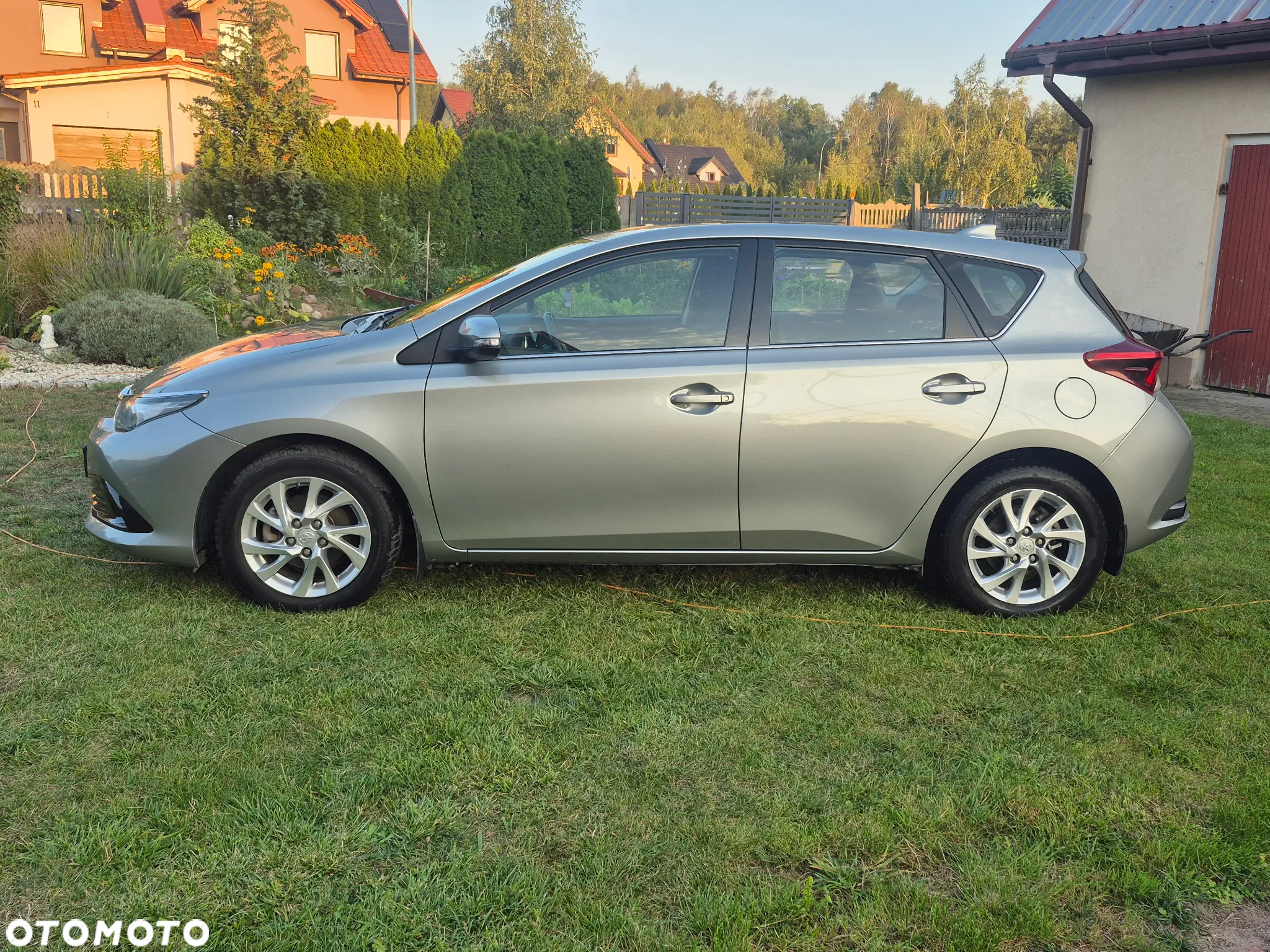 Toyota Auris 1.6 Premium - 8