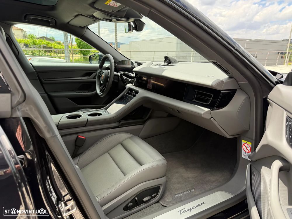 Porsche Taycan Sport Turismo - 20