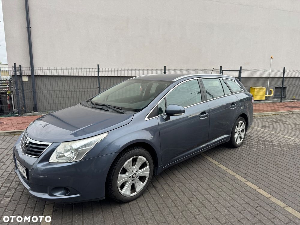 Toyota Avensis - 1