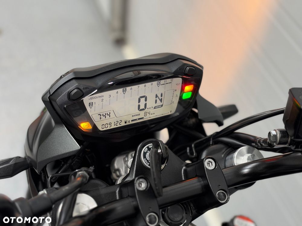 Suzuki SV - 28