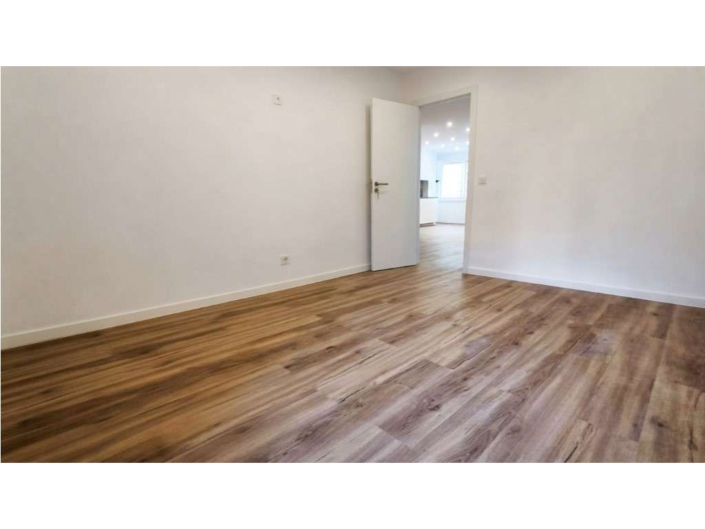 T2 Totalmente Remodelado | Brandoa, Amadora