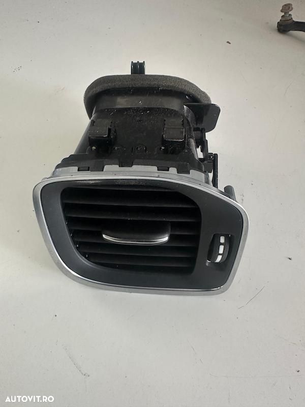 Grila aerisire bord stanga fata Volvo V40 S60 V60 30791697 31393996 - 2