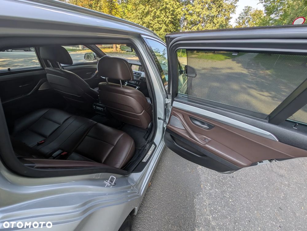 BMW Seria 5 528i xDrive Luxury Line - 22