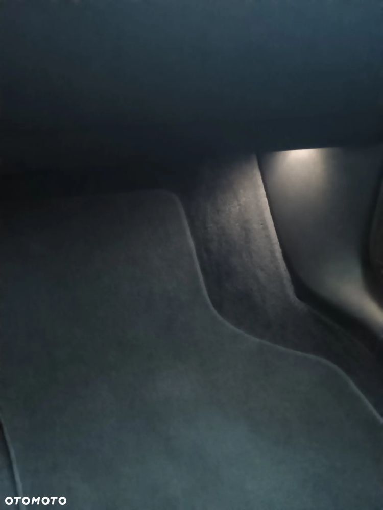 Volkswagen Passat 1.6 TDI SCR DSG Business - 38