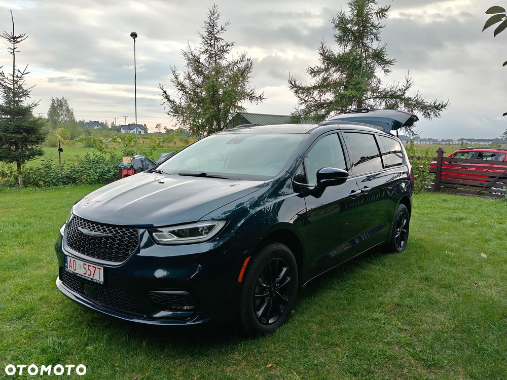 Chrysler Pacifica - 11