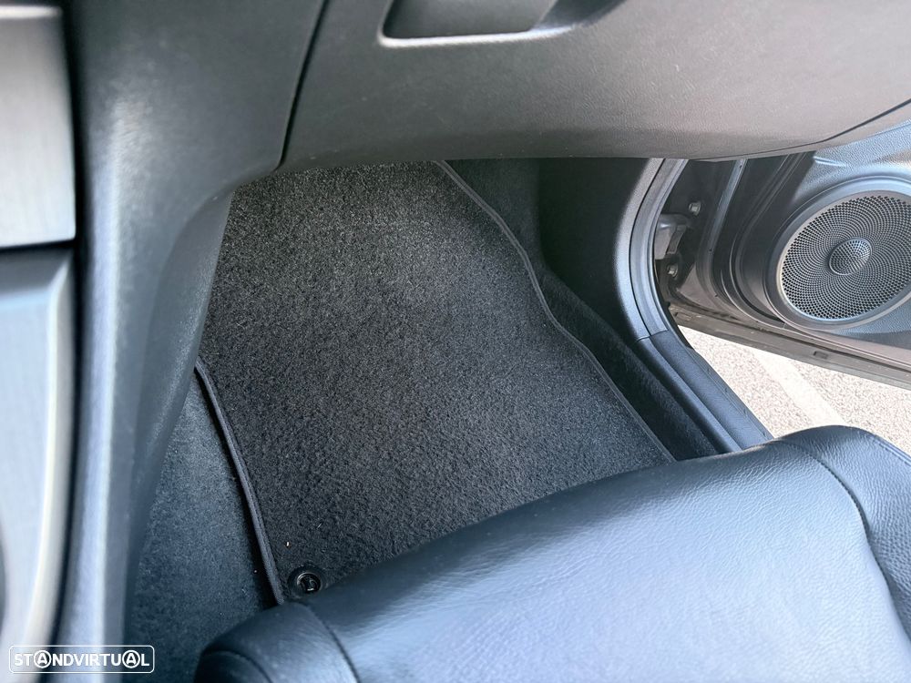 Honda Civic 1.4 i-VTEC Elegance - 28