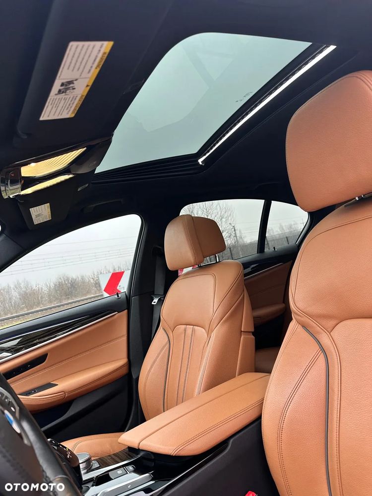 BMW Seria 5 540i xDrive Sport Line - 24