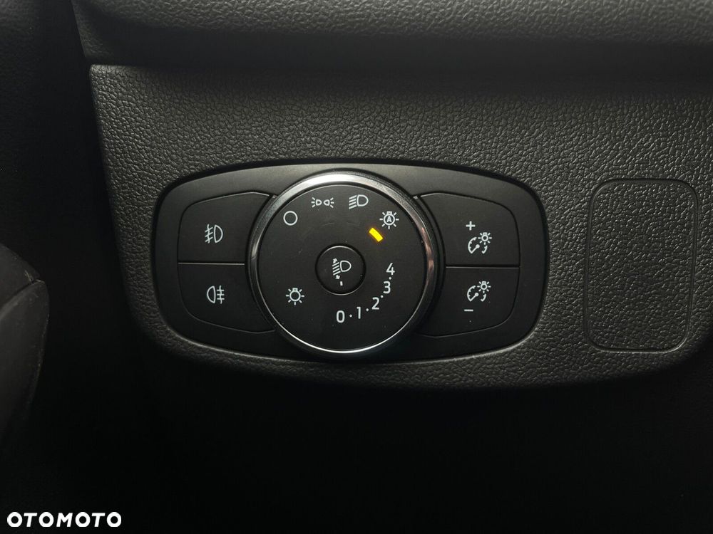 Ford Focus 1.0 EcoBoost mHEV ST-Line X - 36
