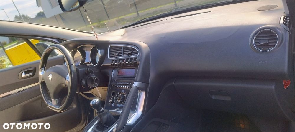 Peugeot 3008 1.6 Premium - 12