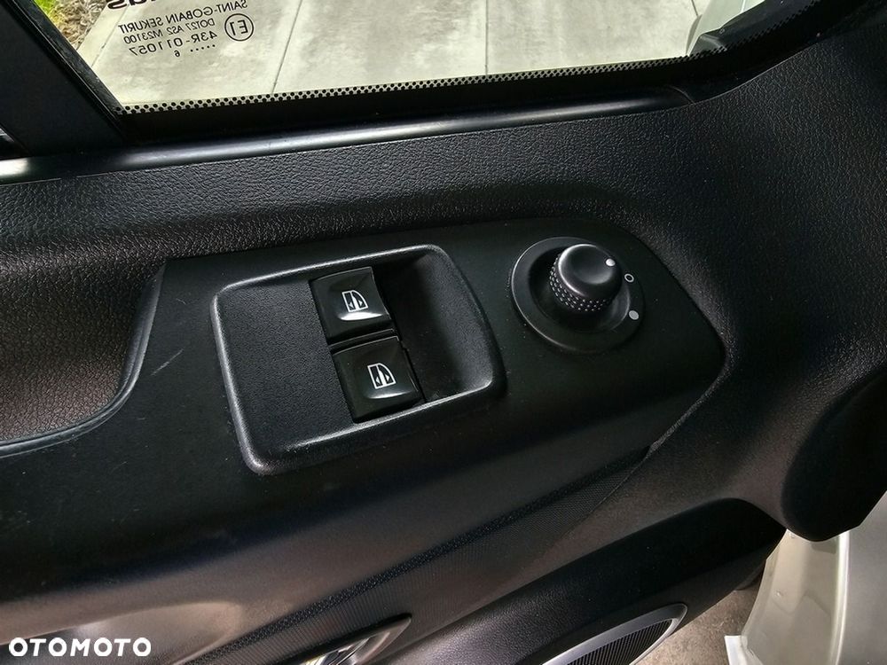Opel Vivaro - 12