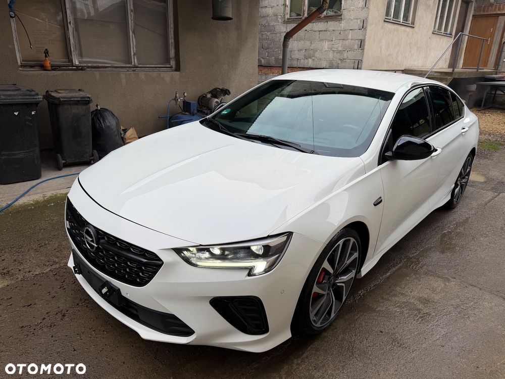 Opel Insignia 2.0 T 4x4 GSi S&S - 16