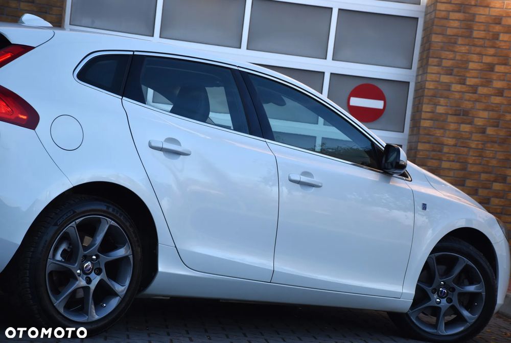 Volvo V40 D2 Drive-E Ocean Race - 40