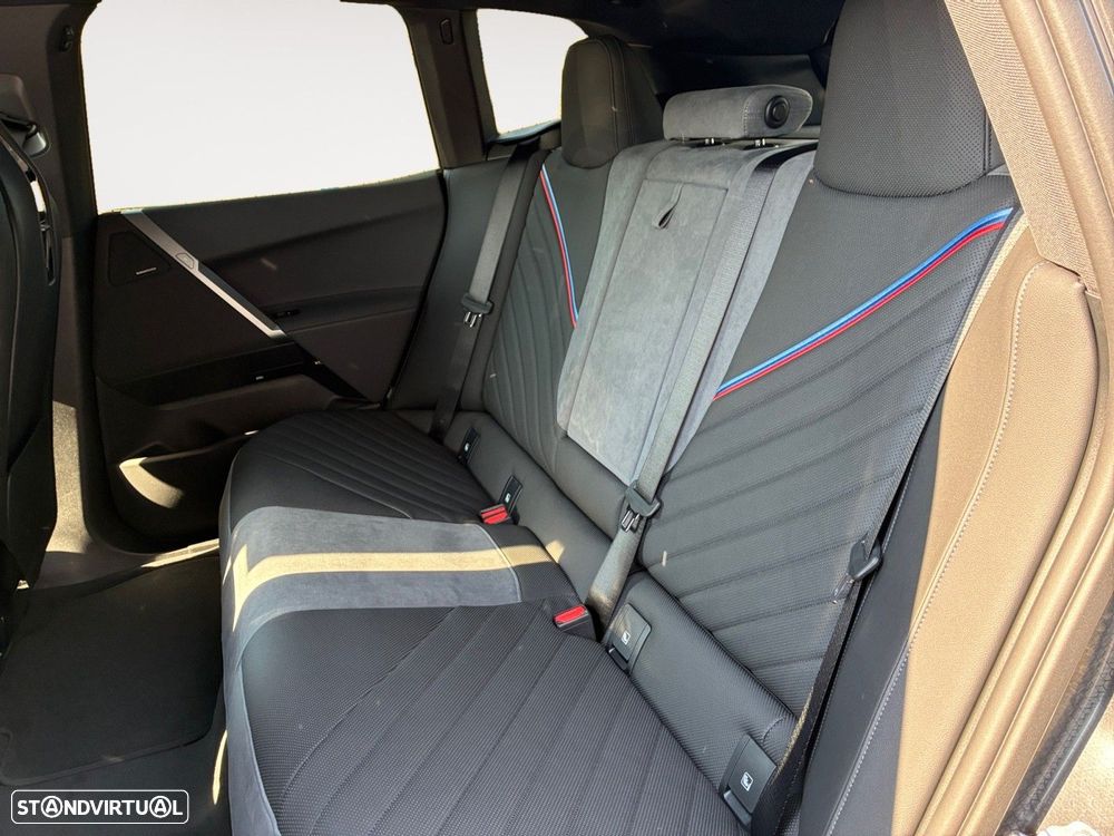 BMW iX xDrive 45 - 11