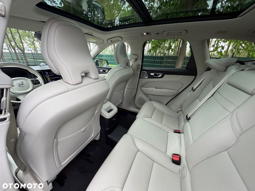 Volvo XC 60 T8 Plug-In Hybrid AWD Inscription Expression - 8