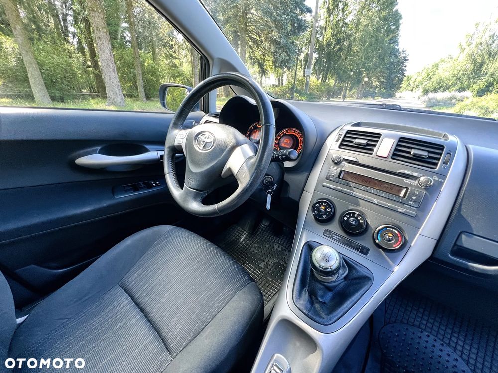 Toyota Auris - 13