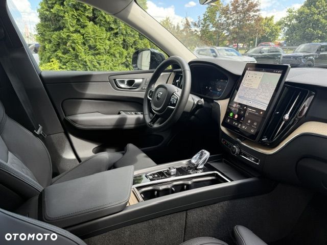 Volvo XC 60 B5 B AWD Plus Dark - 38