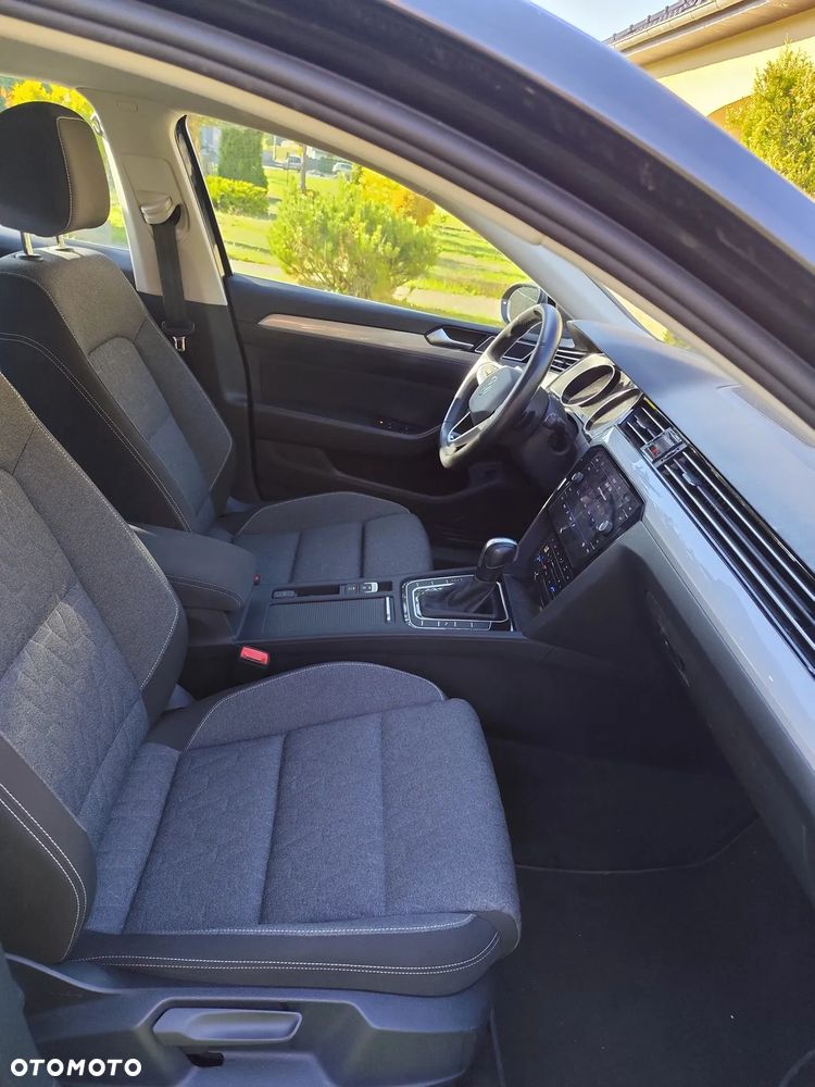 Volkswagen Passat - 13