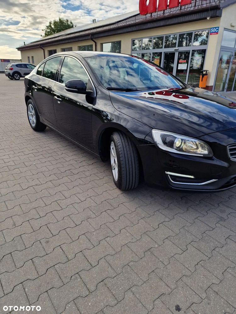 Volvo S60 D4 Drive-E Momentum - 4