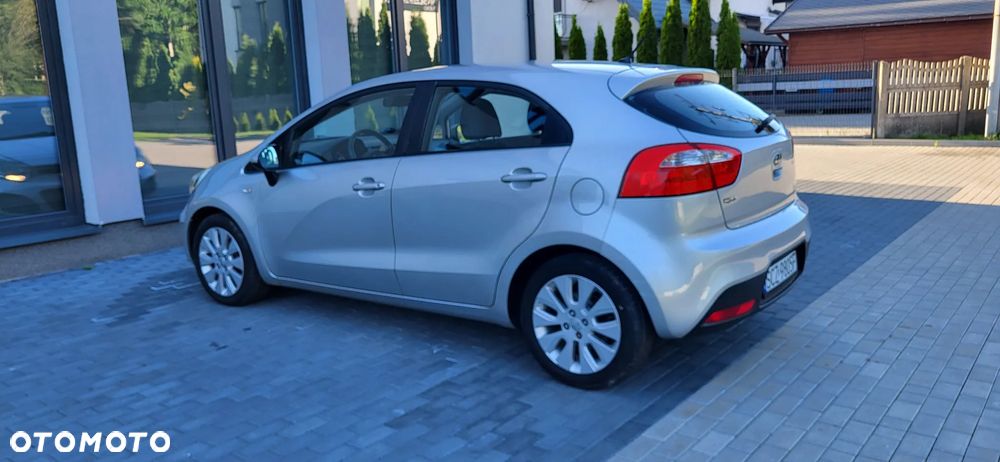 Kia Rio 1.2 Attract - 10