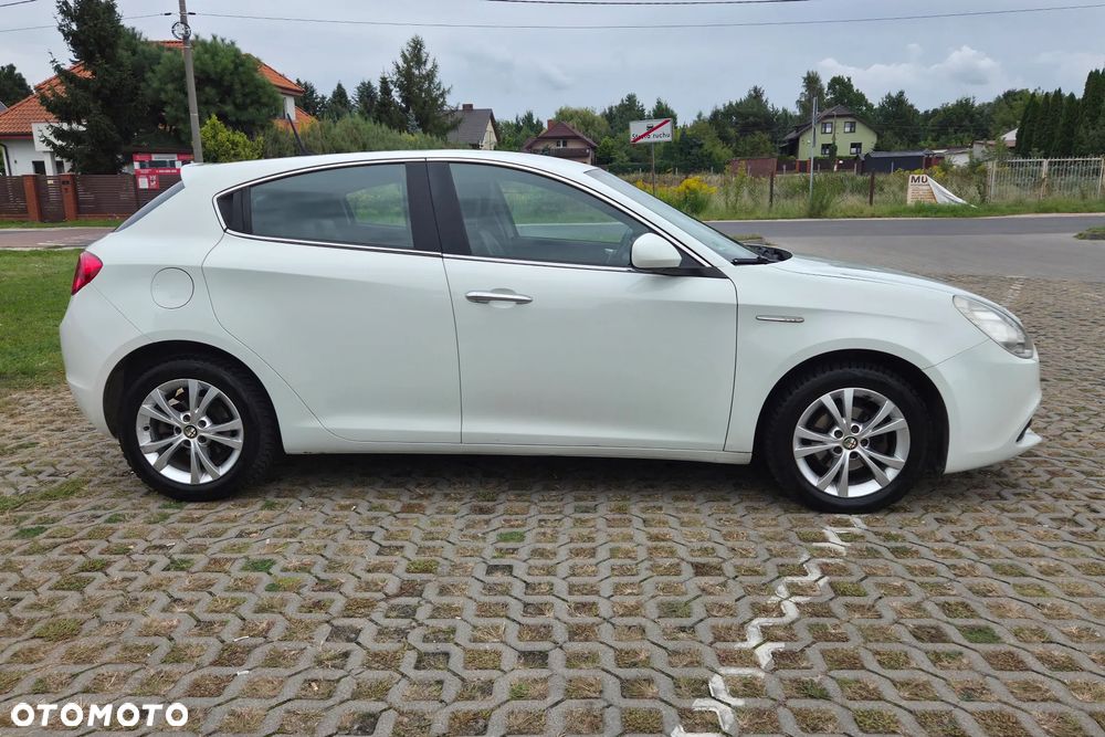 Alfa Romeo Giulietta 1.6 JTDM Distinctive - 9