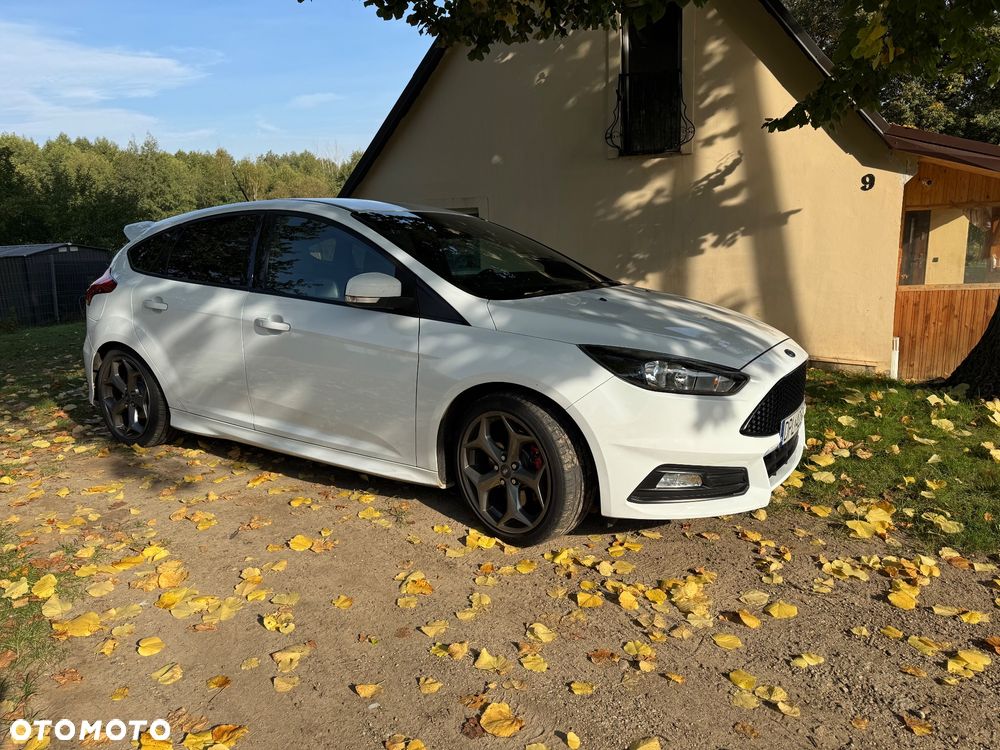 Ford Focus 2.0 EcoBoost ST-2 - 9